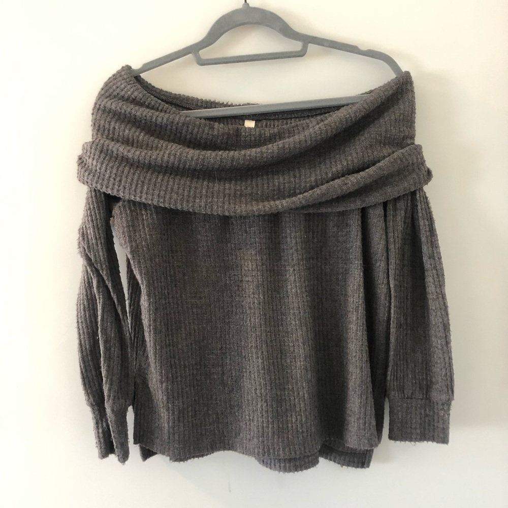 Off the shoulder gray long sleeve/sweater